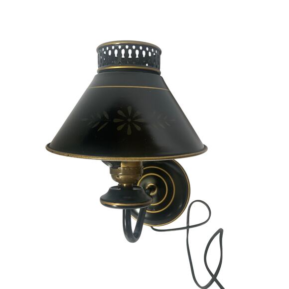 Vintage Toleware Metal Wall Light Black Gold Colonial Style French MCM 50s 60s - Picture 2 of 8